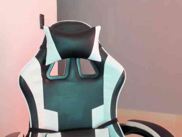 LaraCat1 webcam
