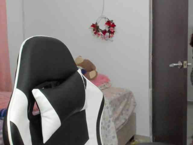 LaraCat1 webcam