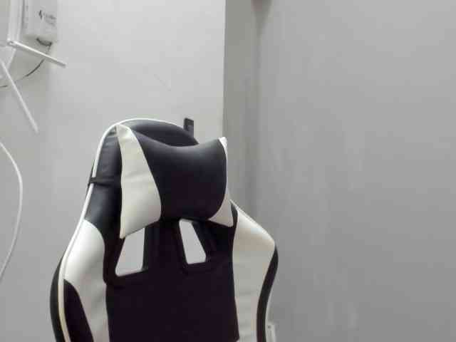 LaraCat1 webcam