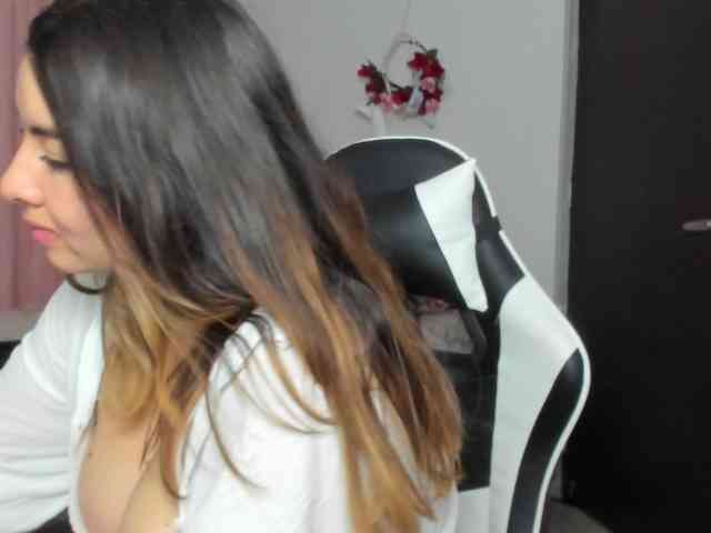 LaraCat1 webcam