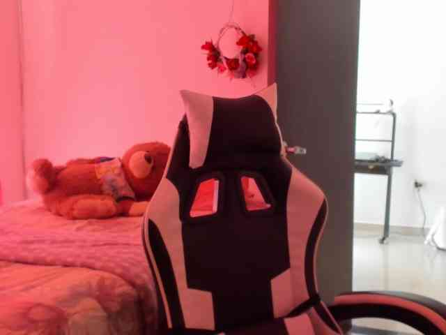 LaraCat1 webcam