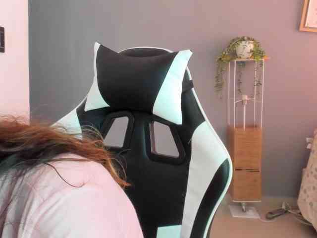 LaraCat1 webcam