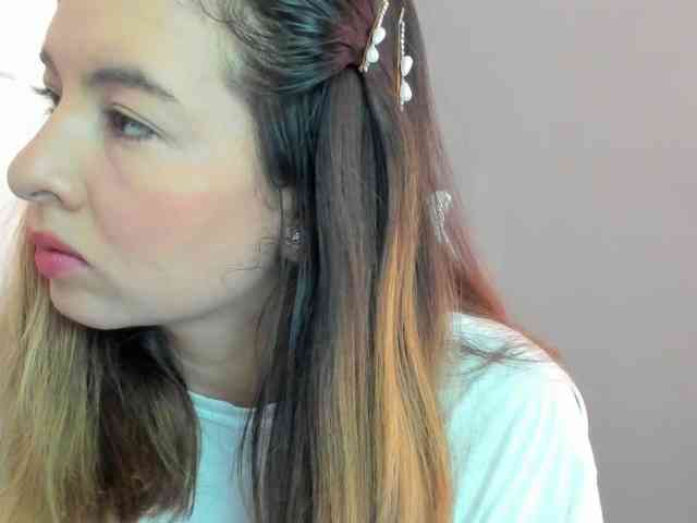 LaraCat1