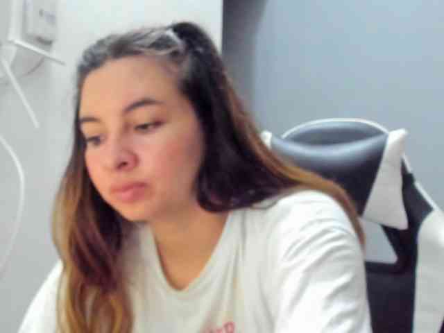 LaraCat1 webcam