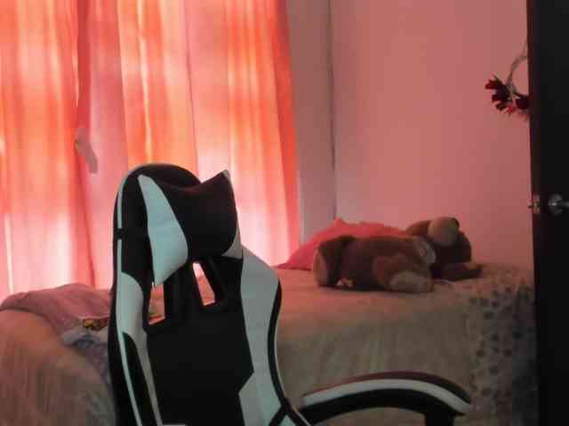 LaraCat1 webcam