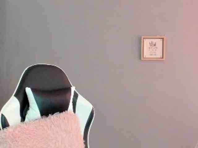 LaraCat1
