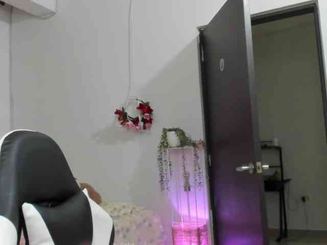 LaraCat1 webcam