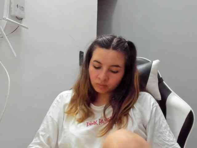 LaraCat1 webcam