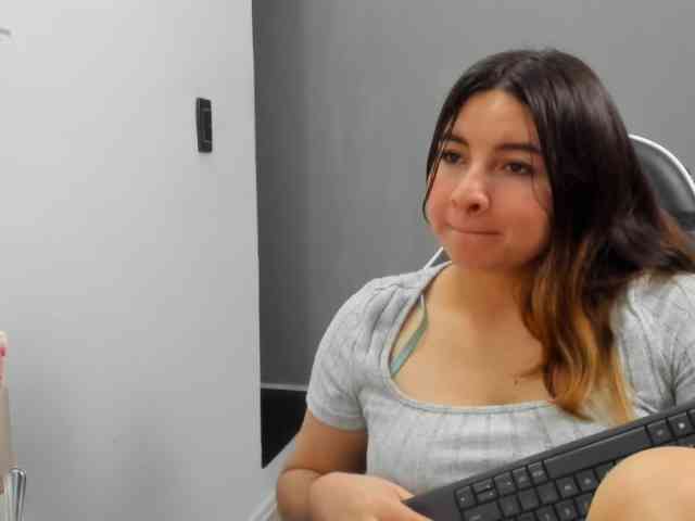 LaraCat1 webcam