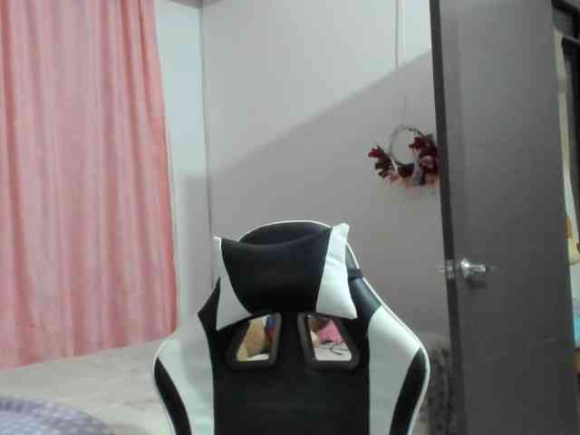 LaraCat1 webcam
