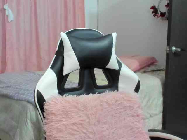 LaraCat1 webcam