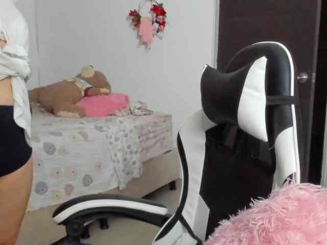 LaraCat1 webcam
