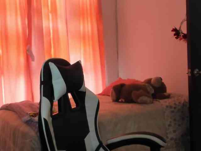 LaraCat1 webcam