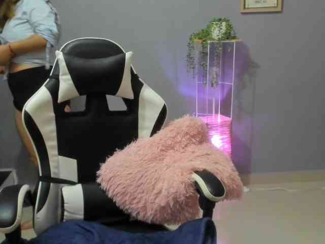 LaraCat1 webcam