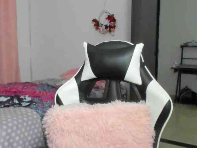 LaraCat1 webcam