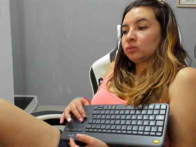 LaraCat1 webcam