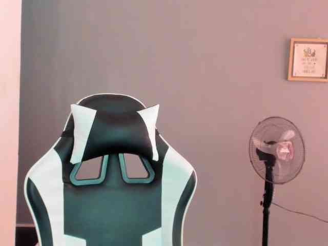 LaraCat1 webcam