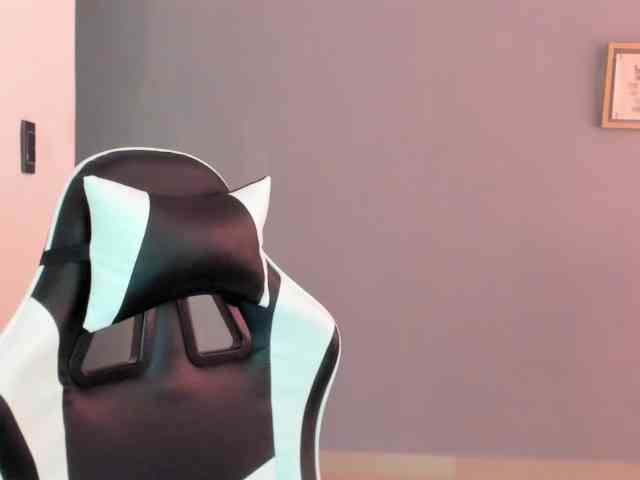 LaraCat1 webcam