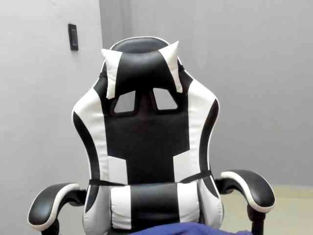 LaraCat1 webcam