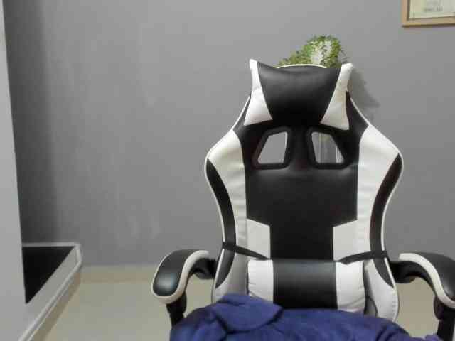 LaraCat1 LaraCat1