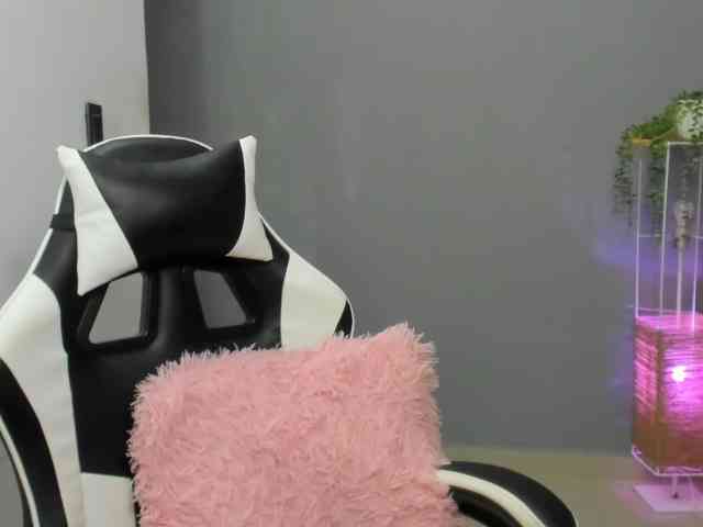 LaraCat1 webcam