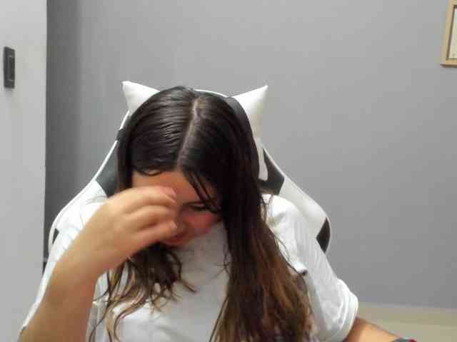 LaraCat1 webcam