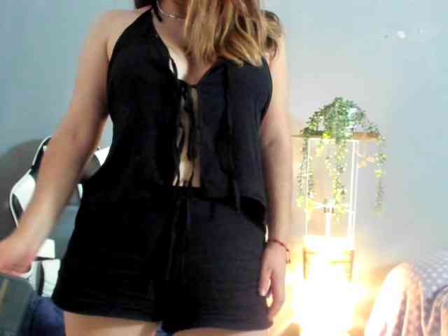 LaraCat1 webcam