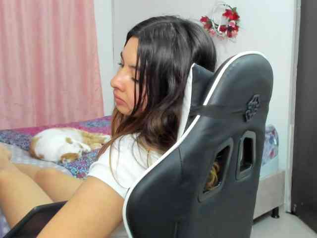 LaraCat1 webcam
