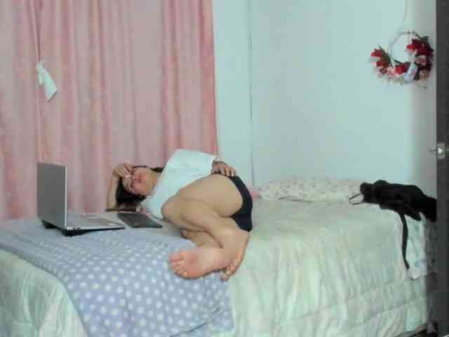 LaraCat1 webcam