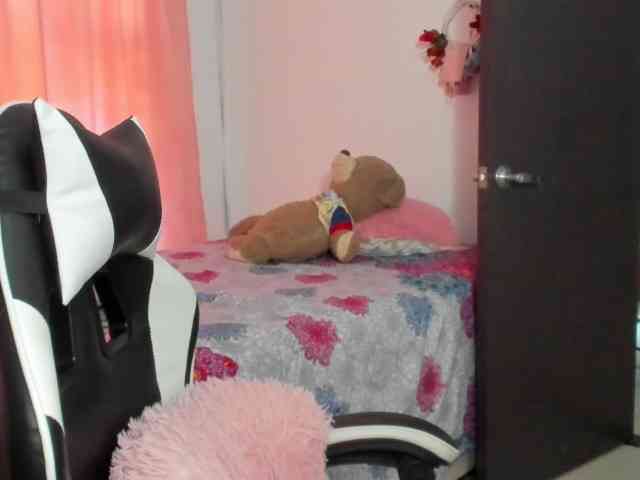 LaraCat1 webcam