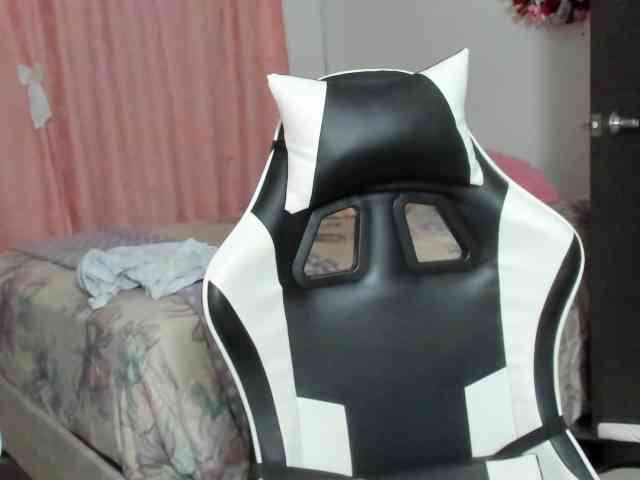 LaraCat1 LaraCat1