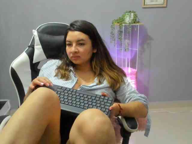 LaraCat1 webcam