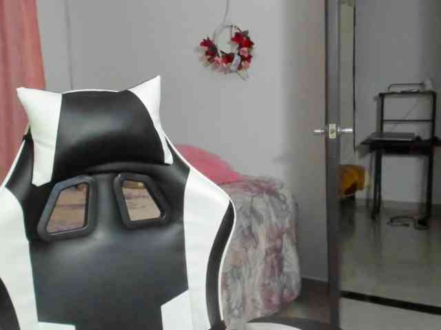 LaraCat1 webcam