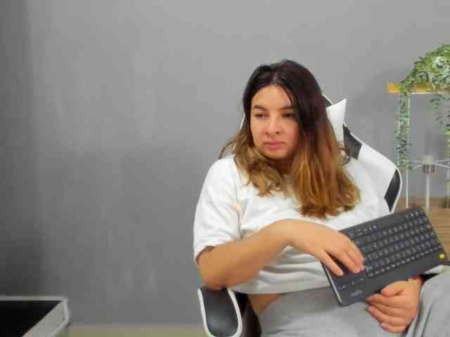 LaraCat1 webcam