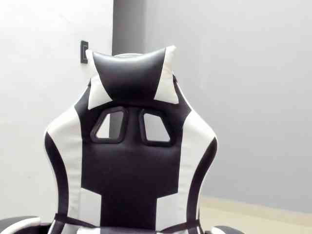 LaraCat1 webcam