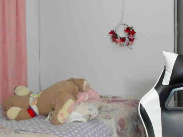 LaraCat1 webcam