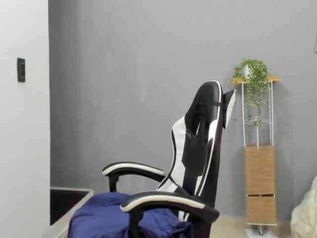 LaraCat1 webcam