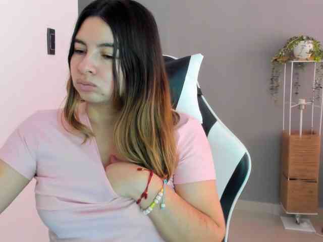 LaraCat1 webcam