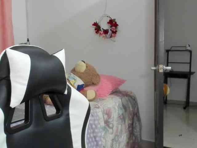 LaraCat1 webcam