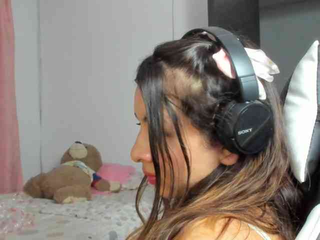 LaraCat1 webcam