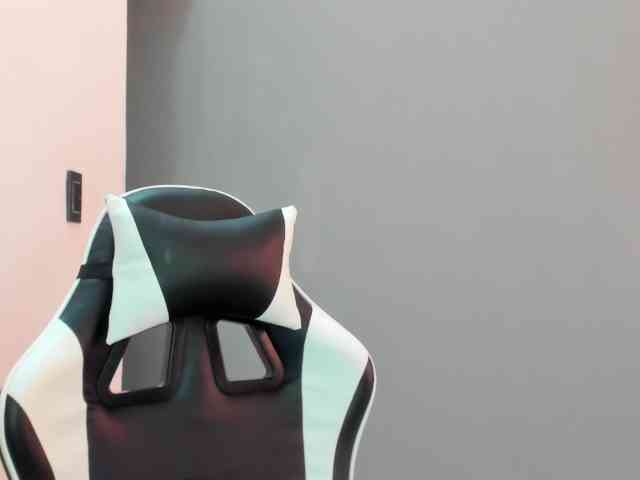 LaraCat1 webcam