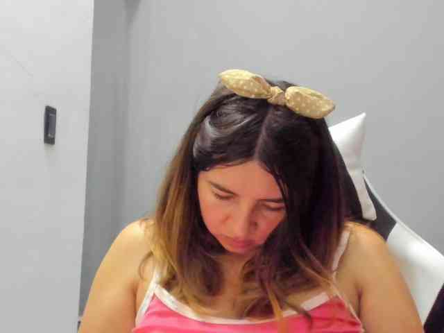 LaraCat1