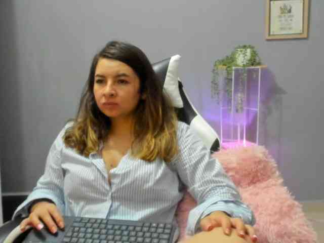 LaraCat1 webcam