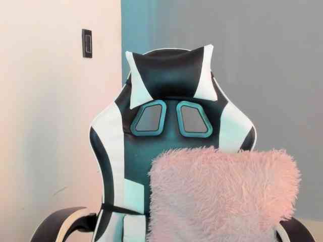 LaraCat1 webcam