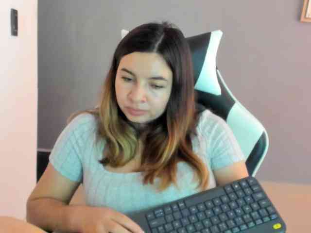 LaraCat1 webcam