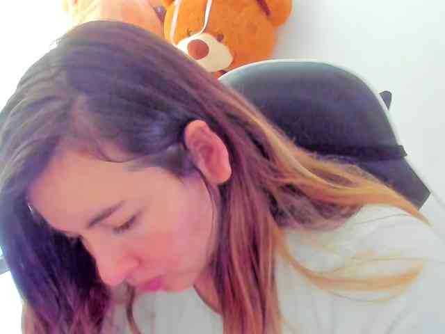 LaraCat1