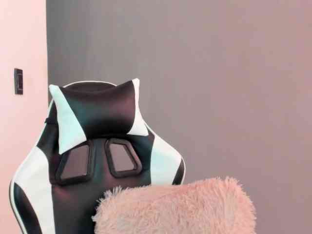 LaraCat1 webcam