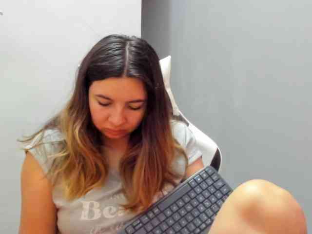 LaraCat1 webcam