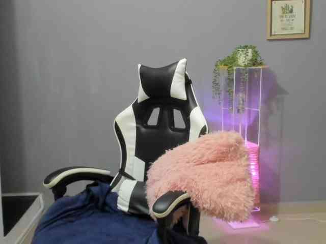 LaraCat1 webcam