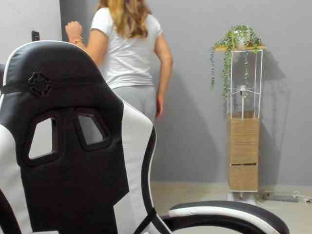 LaraCat1 webcam